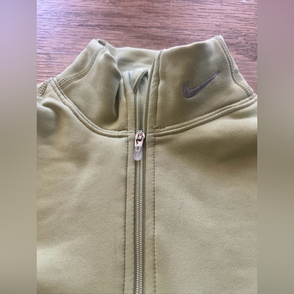 Nike Thermal Fit top small - Picture 2 of 6